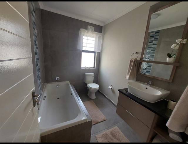 2 BEDROOM HOUSE FOR SALE IN VANDERBIJLPARK CW 5